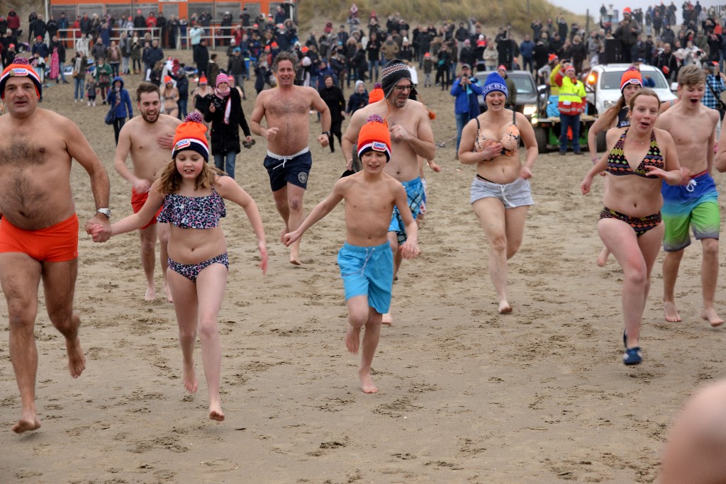 ../Images/Nieuwjaarsduik Nederzandt 2017 048.jpg